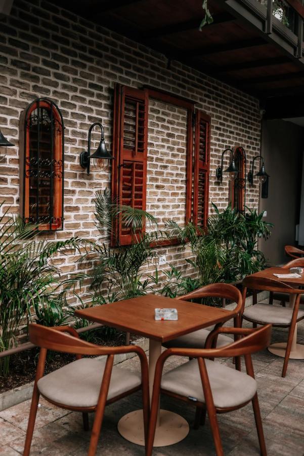 Bed Station Hostel & Bar Shkodër Exterior foto